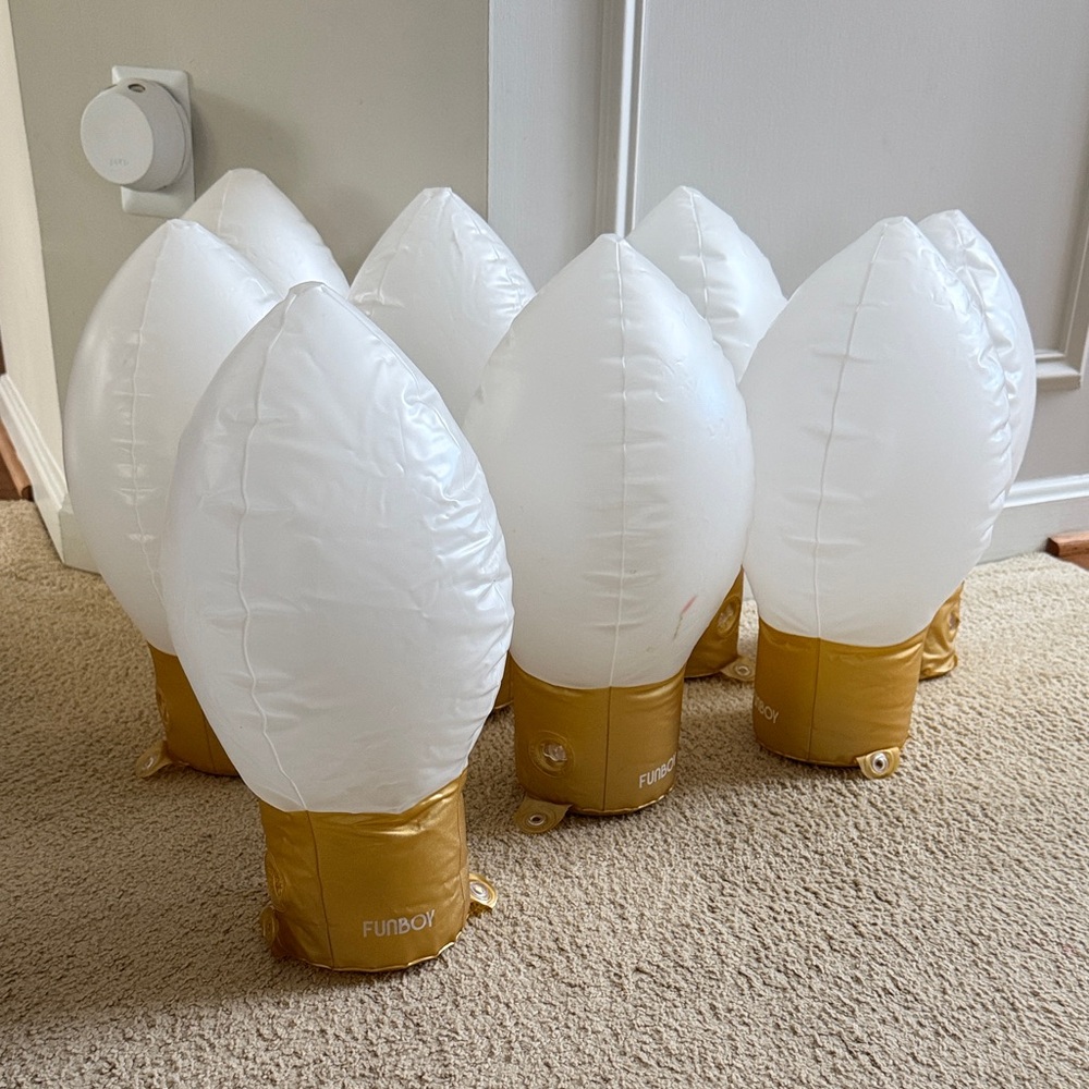 Funboy Inflatable Outdoor/Indoor Bulbs - Color changing Battery operated (8)